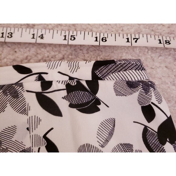 Jones New York 100% Silk Grey Floral Flowy Knee Length Skirt size 18 EUC - Picture 8 of 12